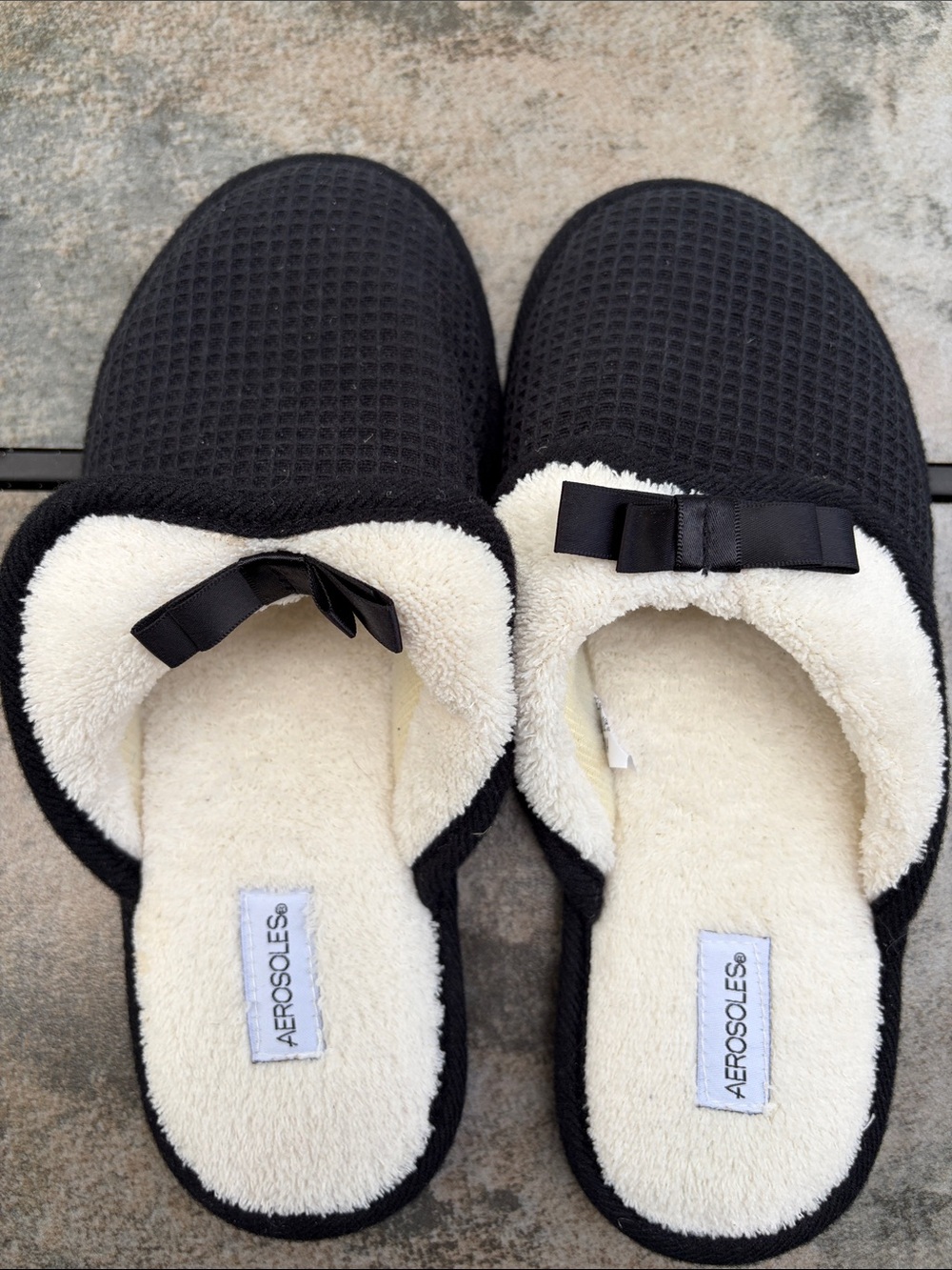Aerosoles Women's Black Cozy Faux-Sherpa Slippers